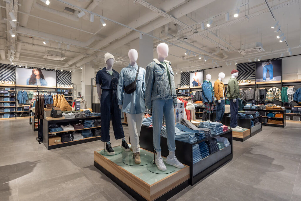 The Rise of Eco-Friendly Fabrics in Fast Fashion Outlets